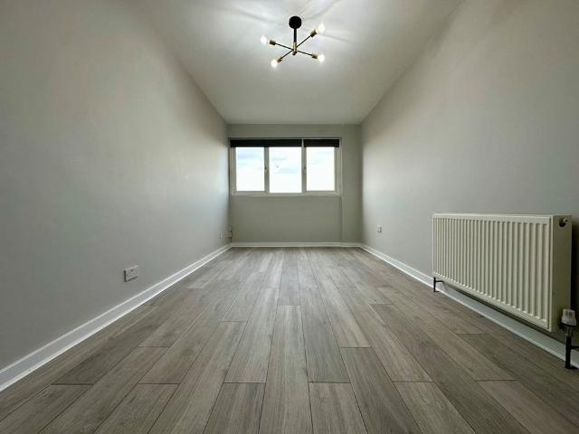 Apartment for rent in Mercator Estate, Greater London