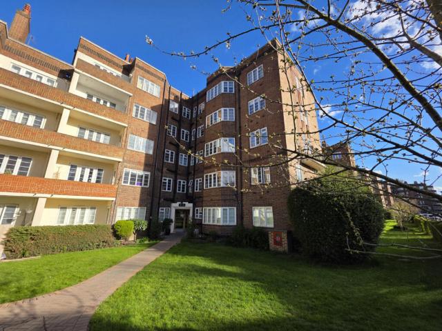 Apartment for rent in London Borough of Hounslow, Strand