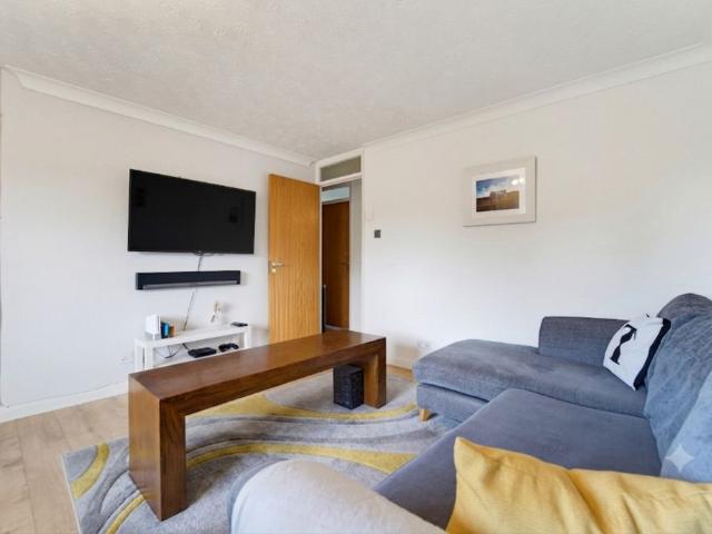 Apartment for rent in Yiewsley, Greater London
