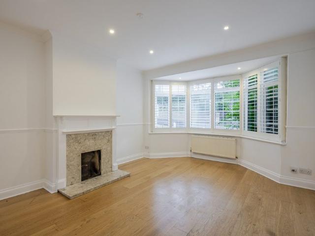 Apartment for rent in Navestock Side, Essex