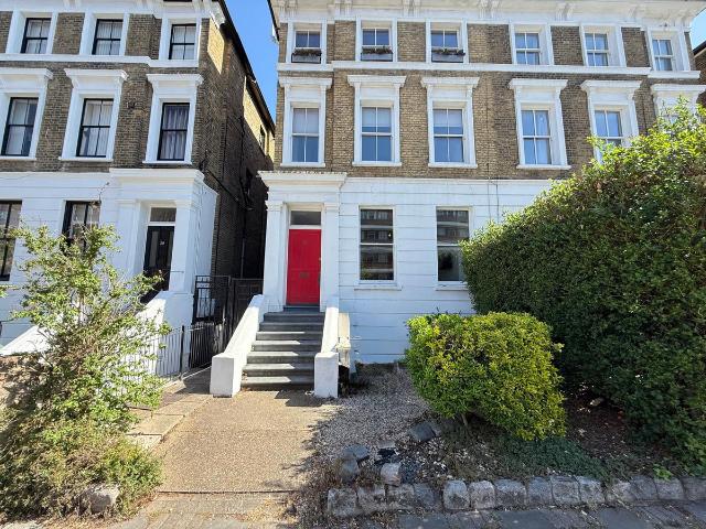 Apartment for rent in Stockwell, Greater London