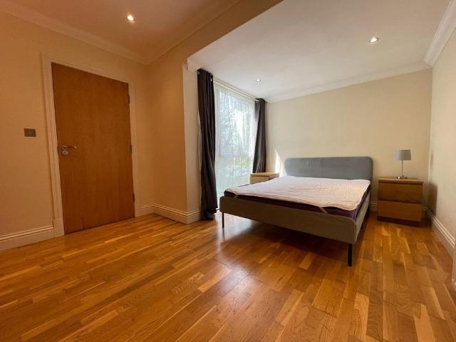 Apartment for rent in London Borough of Ealing, Perivale