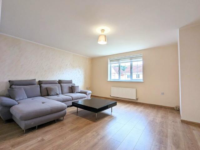 Apartment for rent in Berry Hill, Potters Corner