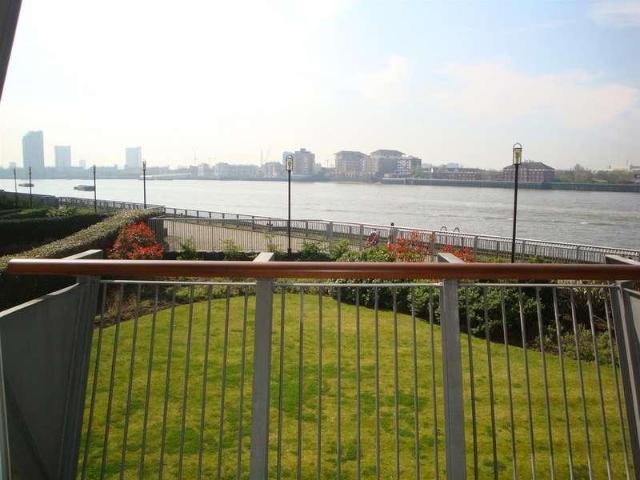 Apartment for rent in Canary Wharf, Greater London