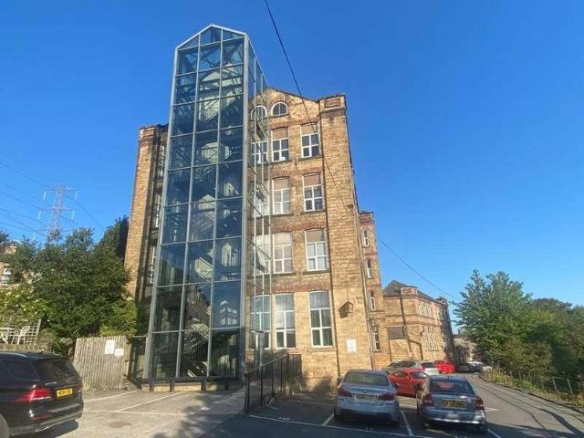Apartment for rent in Roberttown, West Yorkshire