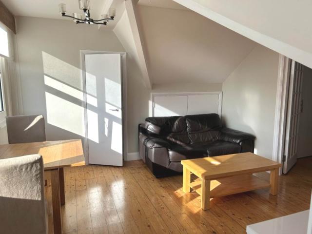 Apartment for rent in Woodside Park, Greater London