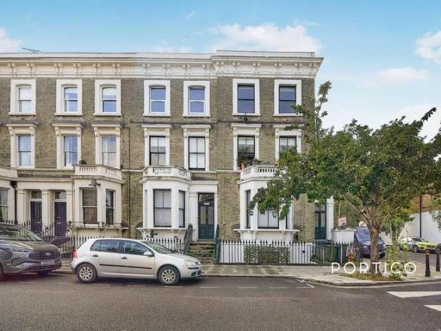 Apartment for rent in West Kensington, Greater London