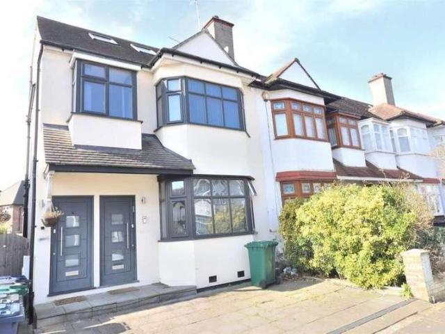 House for rent in Mill Hill, Greater London