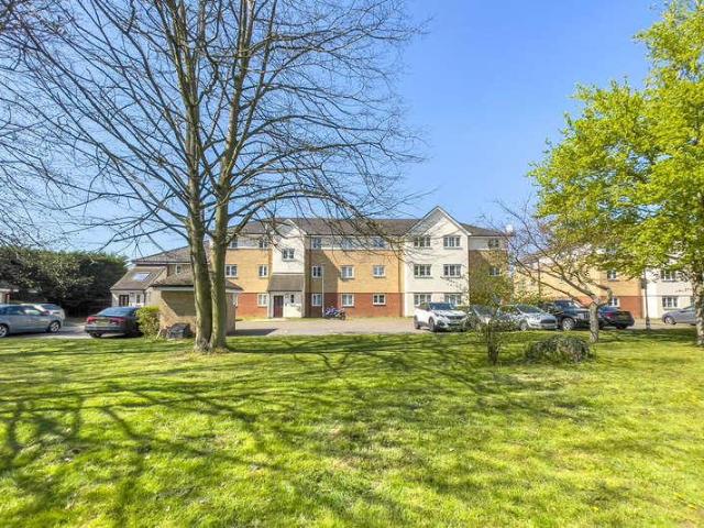Apartment for rent in Lower Green Esher, Blackhills