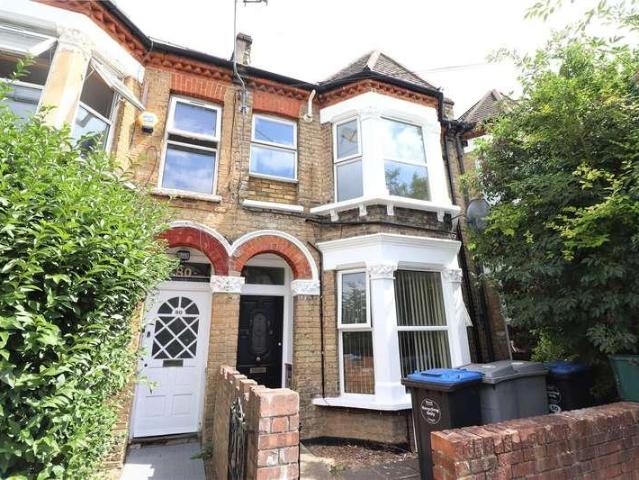 Apartment for rent in Dollis Hill, Greater London
