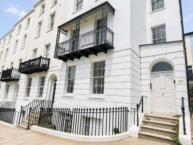 Apartment for rent in Old Town, Guestling Green