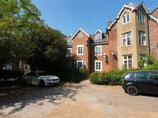 Apartment for rent in Slough