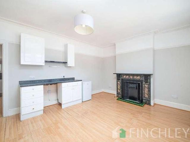 Apartment for rent in Fallow Corner, Greater London