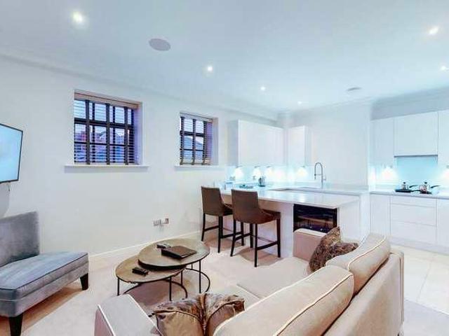 Apartment for rent in Brook Green, Greater London
