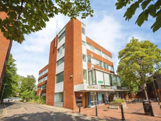 Apartment for rent in Regent Quay, Oad Street