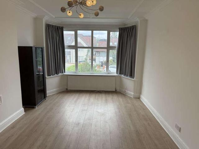 Apartment for rent in Golders Green, Greater London