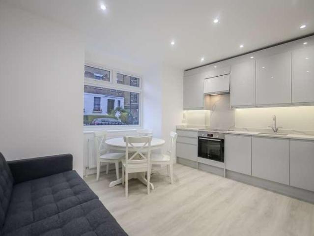 Apartment for rent in Chalk Farm, Greater London