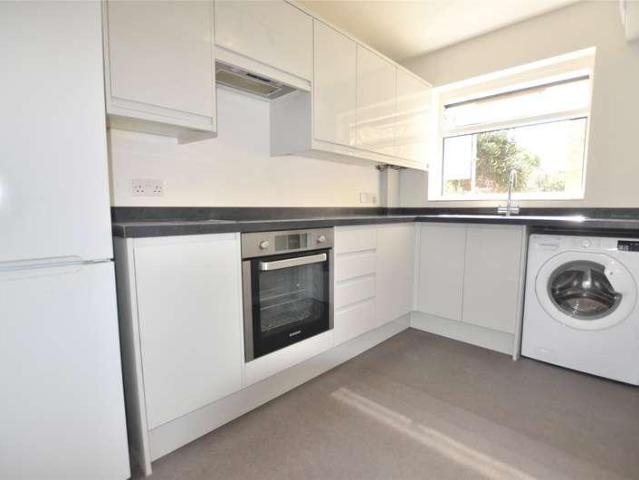 Apartment for rent in Woodcote Green, Greater London