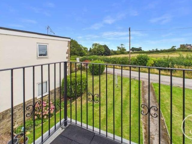 Apartment for rent in Shadwell, West Yorkshire