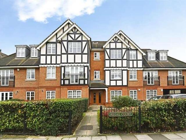 Apartment for rent in Mill Hill, Greater London