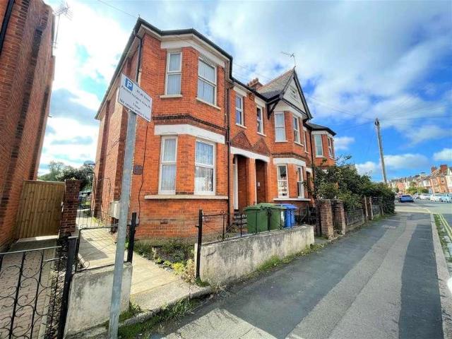 House for rent in Heol-las, Surrey