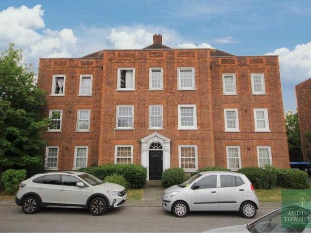 Apartment for rent in Bowes, Greater London