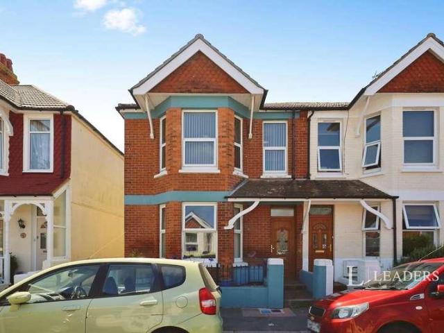 Apartment for rent in Roselands, Eastbourne