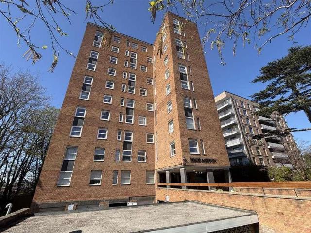 Apartment for rent in Norbiton, Greater London