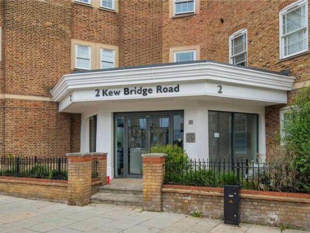 Apartment for rent in London Borough of Hounslow, Strand