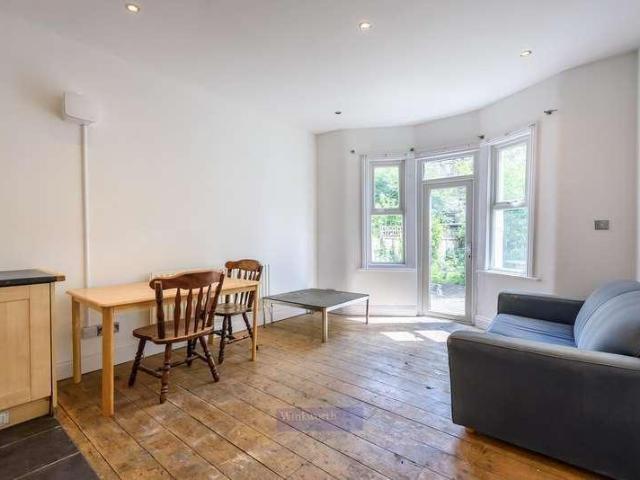 Apartment for rent in Camberwell, Greater London
