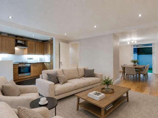 Apartment for rent in St. John's Wood, Greater London