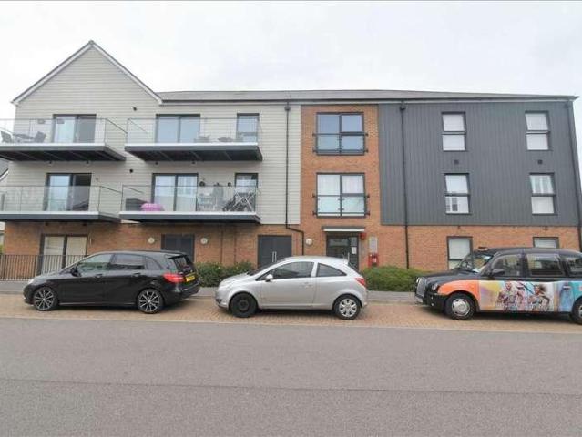 Apartment for rent in Worcester Park Estate, Monks Orchard