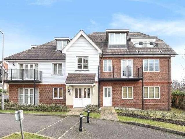 Apartment for rent in Daws Hill, Cressex