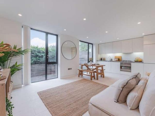 Apartment for rent in Chalk Farm, Greater London
