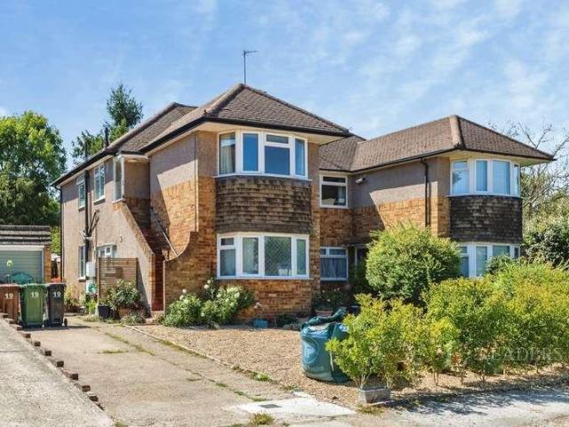 Apartment for rent in The Wells, Surrey