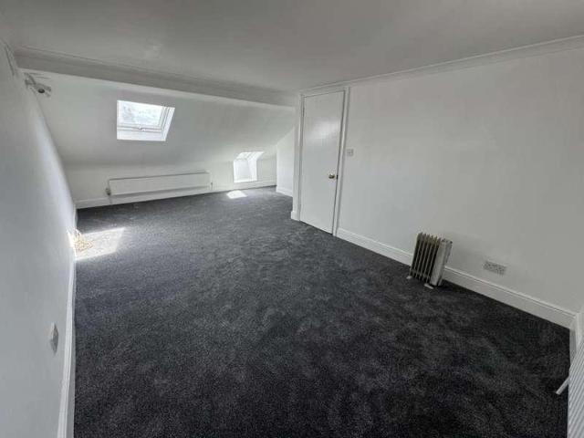 Apartment for rent in Loxford, Seven Kings