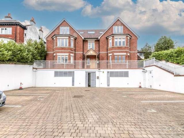Apartment for rent in London Borough of Croydon, Purley