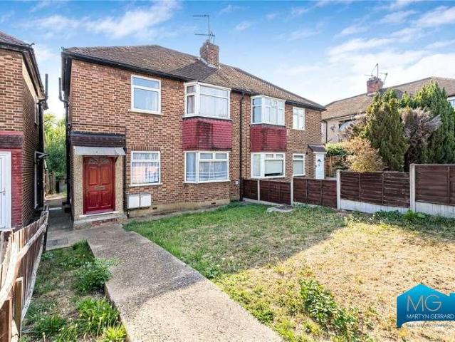 Apartment for rent in Whetstone, Greater London