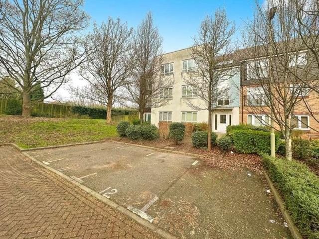 Apartment for rent in Wexham, George Green