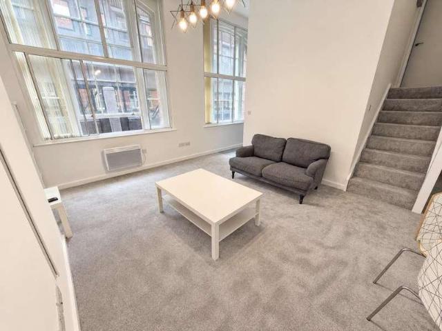 Apartment for rent in Old Hall Street, Comers