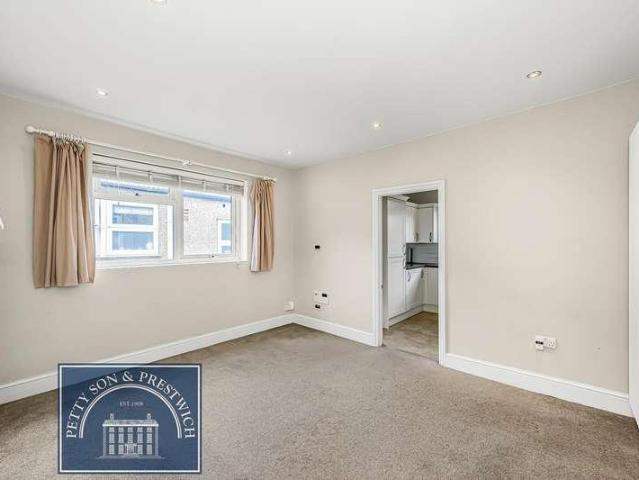Apartment for rent in South Woodford, Greater London