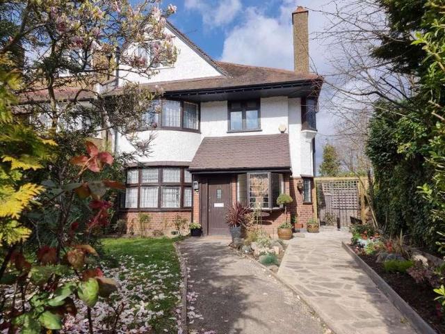 Apartment for rent in Highgate, Greater London