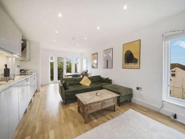 Apartment for rent in London Borough of Croydon, Thornton Heath