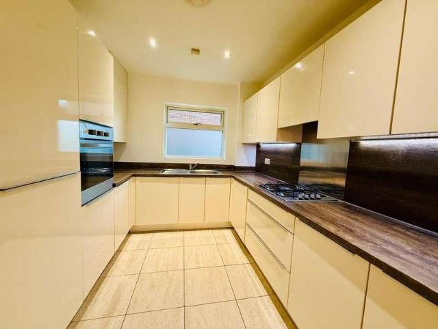 Apartment for rent in Kenton, Harrow On The Hill