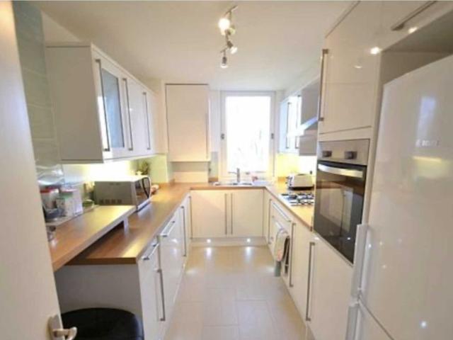 Apartment for rent in Temple Fortune, Cat Hill