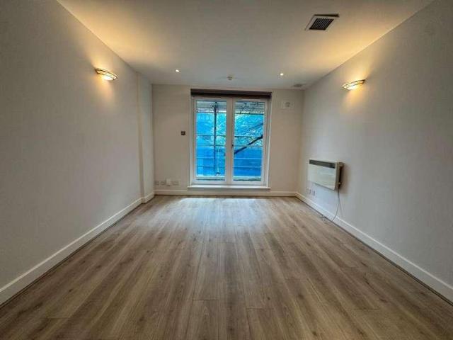Apartment for rent in Kenton, Harrow On The Hill