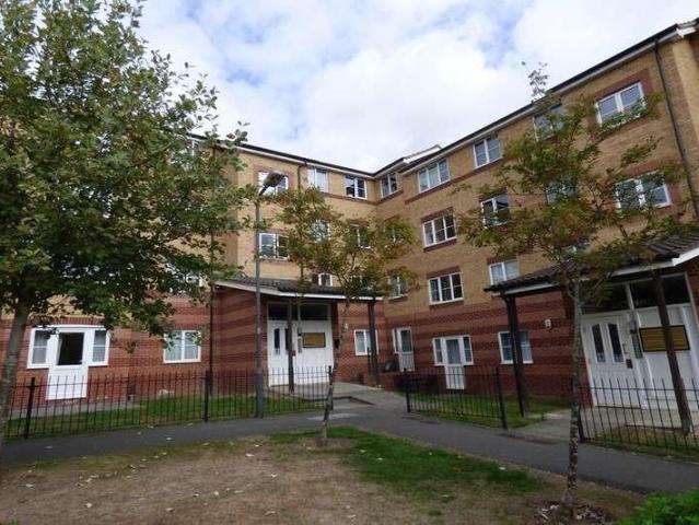 Apartment for rent in Daws Hill, Cressex
