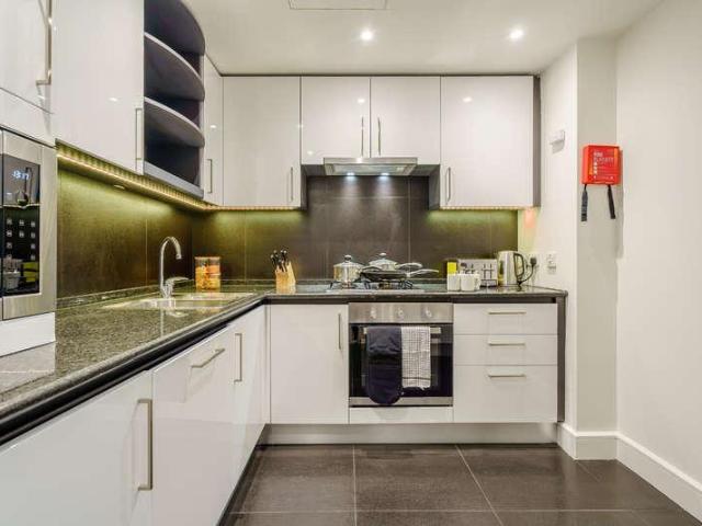 Apartment for rent in Canary Wharf, Greater London