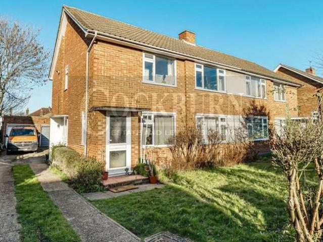 Apartment for rent in Well Hall, Greater London
