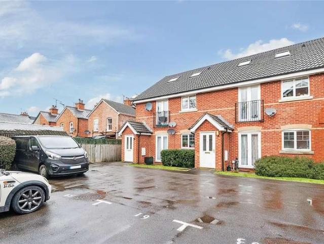 Apartment for rent in Enborne, West Berkshire